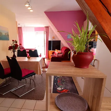 Stapel In Apartament *